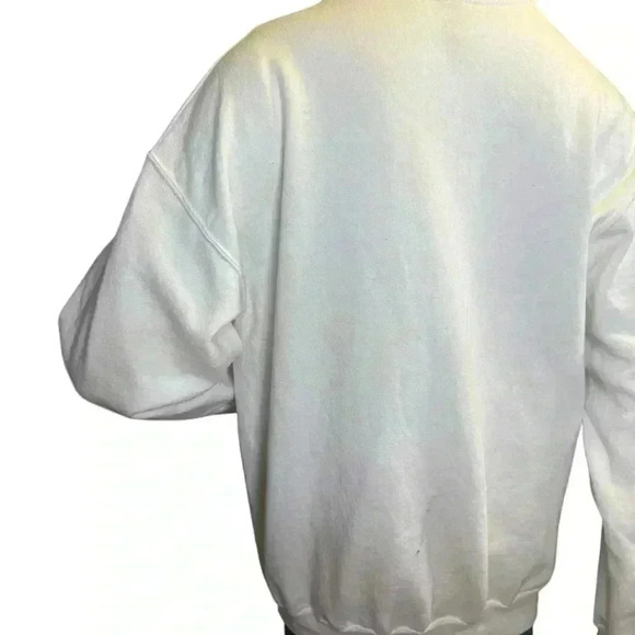 Gildan merry Christmas sweatshirt size medium. - Picture 5 of 13